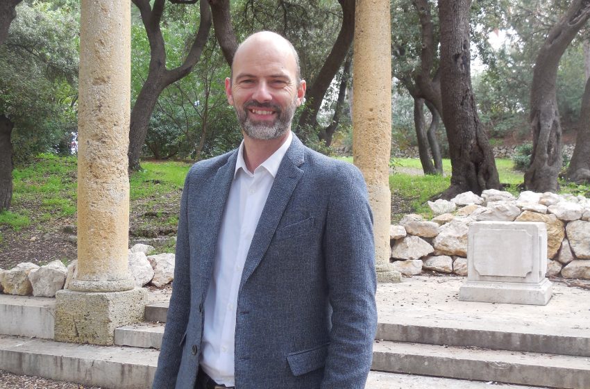 Olivier Van de Winkel: Un véritable expert des relations internationales